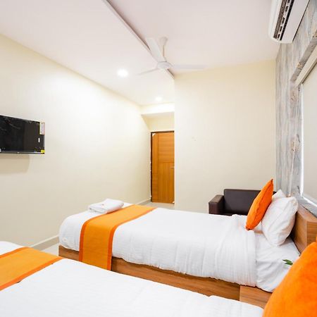 Iris At Nest Hotell Hyderabad Exteriör bild