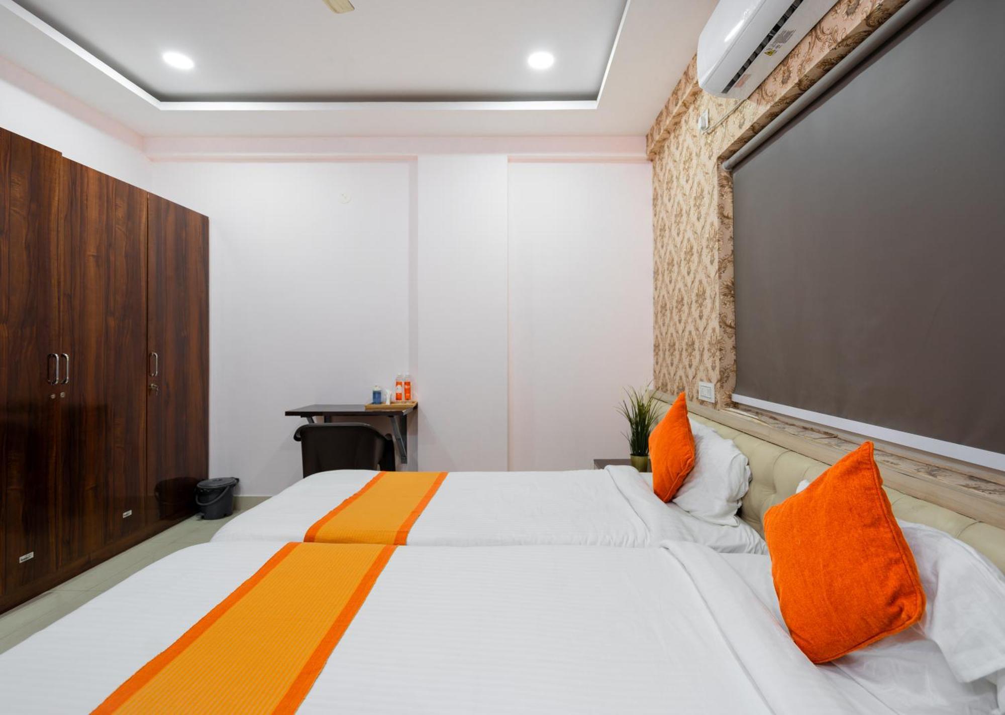 Iris At Nest Hotell Hyderabad Exteriör bild