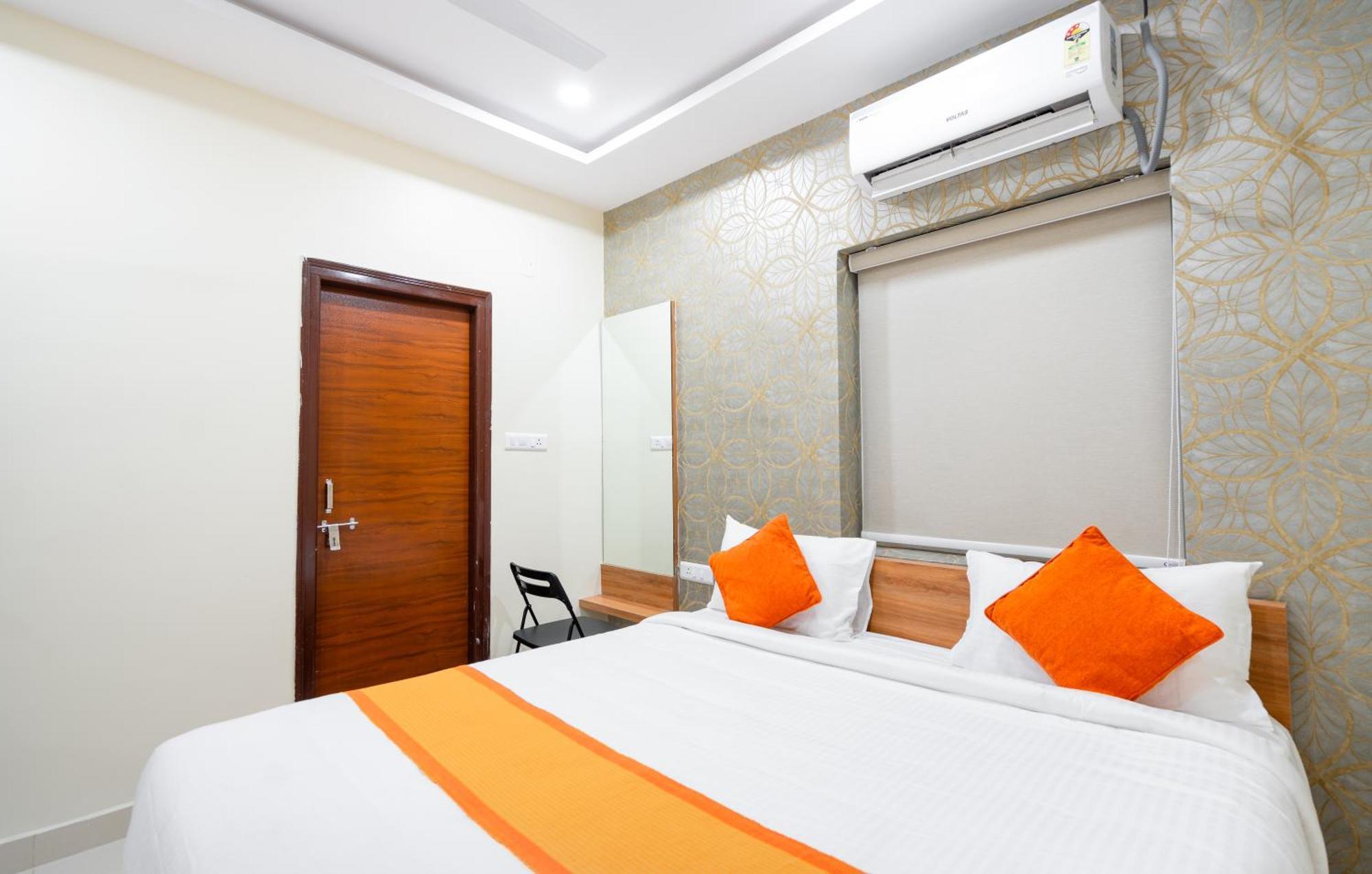 Iris At Nest Hotell Hyderabad Exteriör bild