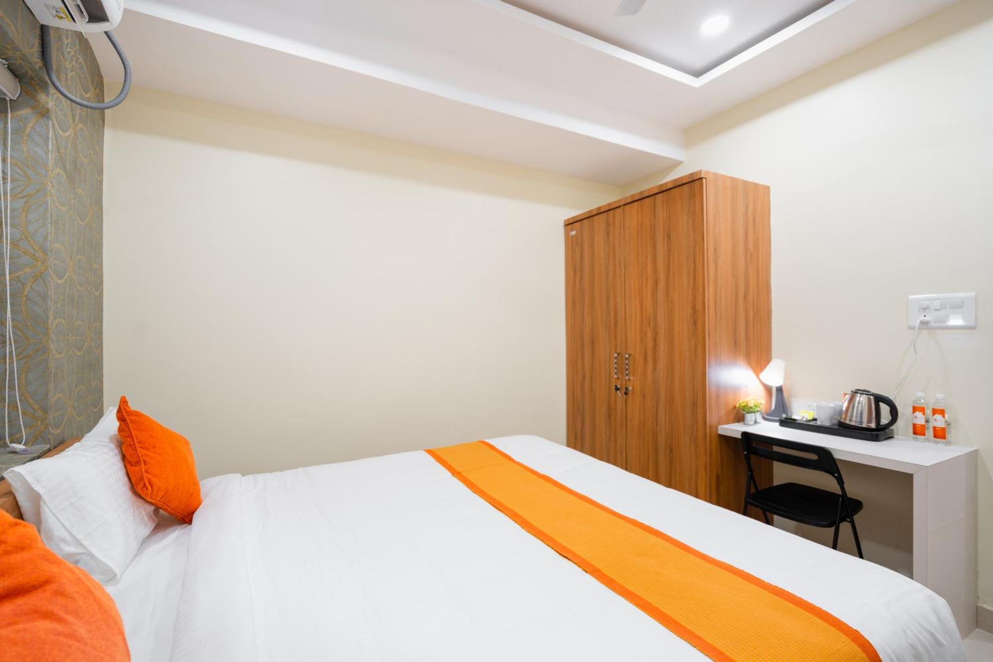 Iris At Nest Hotell Hyderabad Exteriör bild