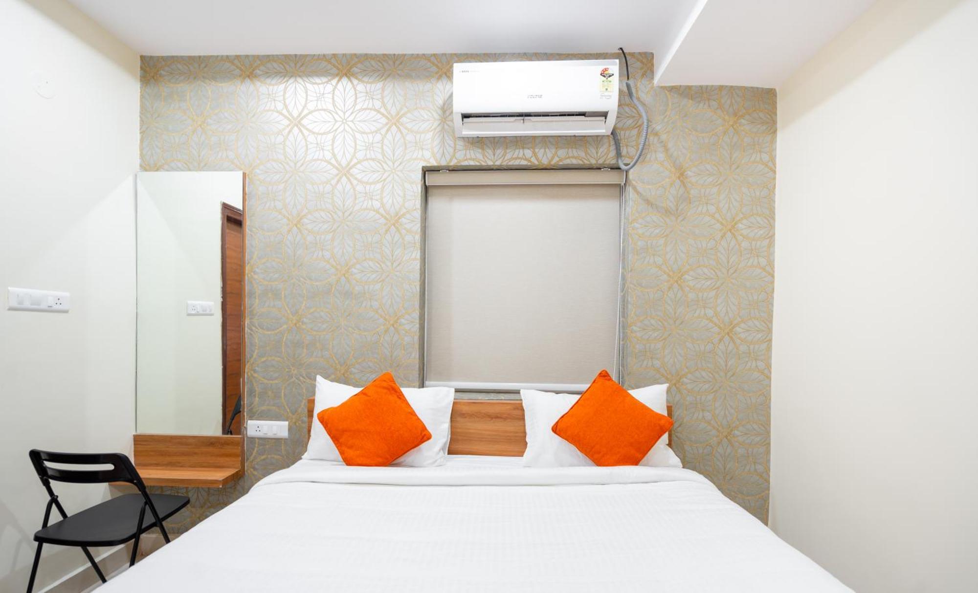 Iris At Nest Hotell Hyderabad Exteriör bild