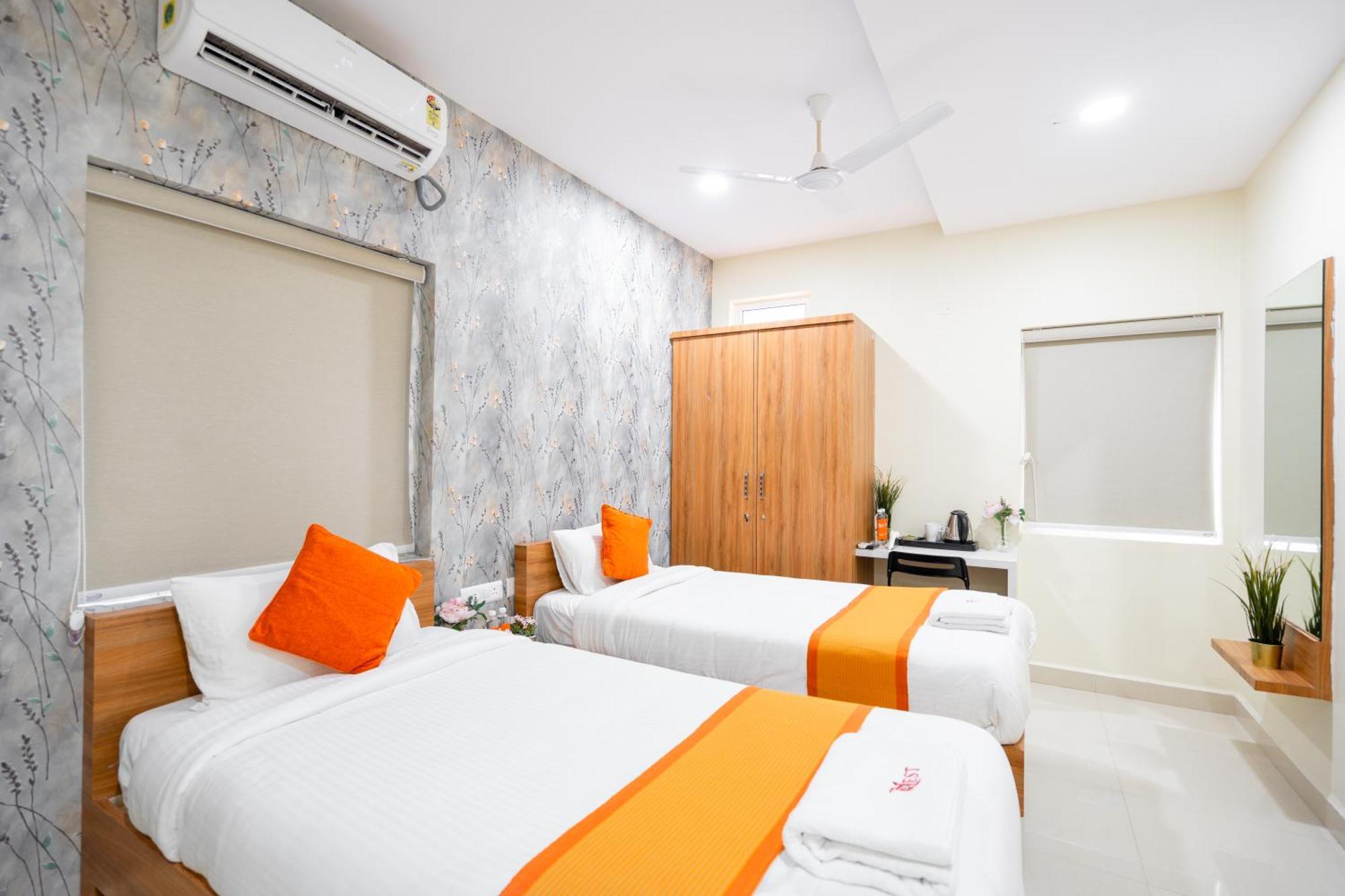 Iris At Nest Hotell Hyderabad Exteriör bild
