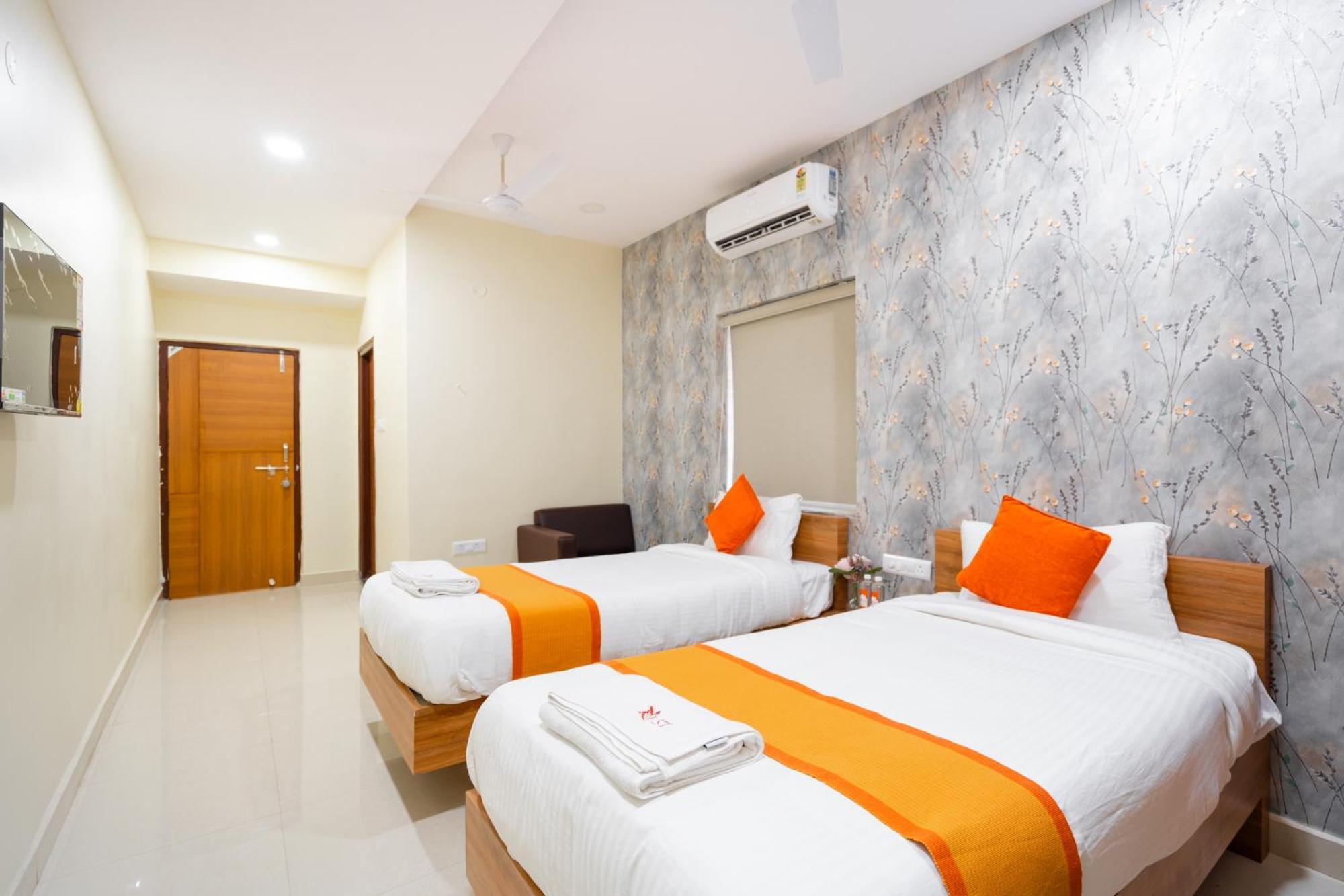 Iris At Nest Hotell Hyderabad Exteriör bild