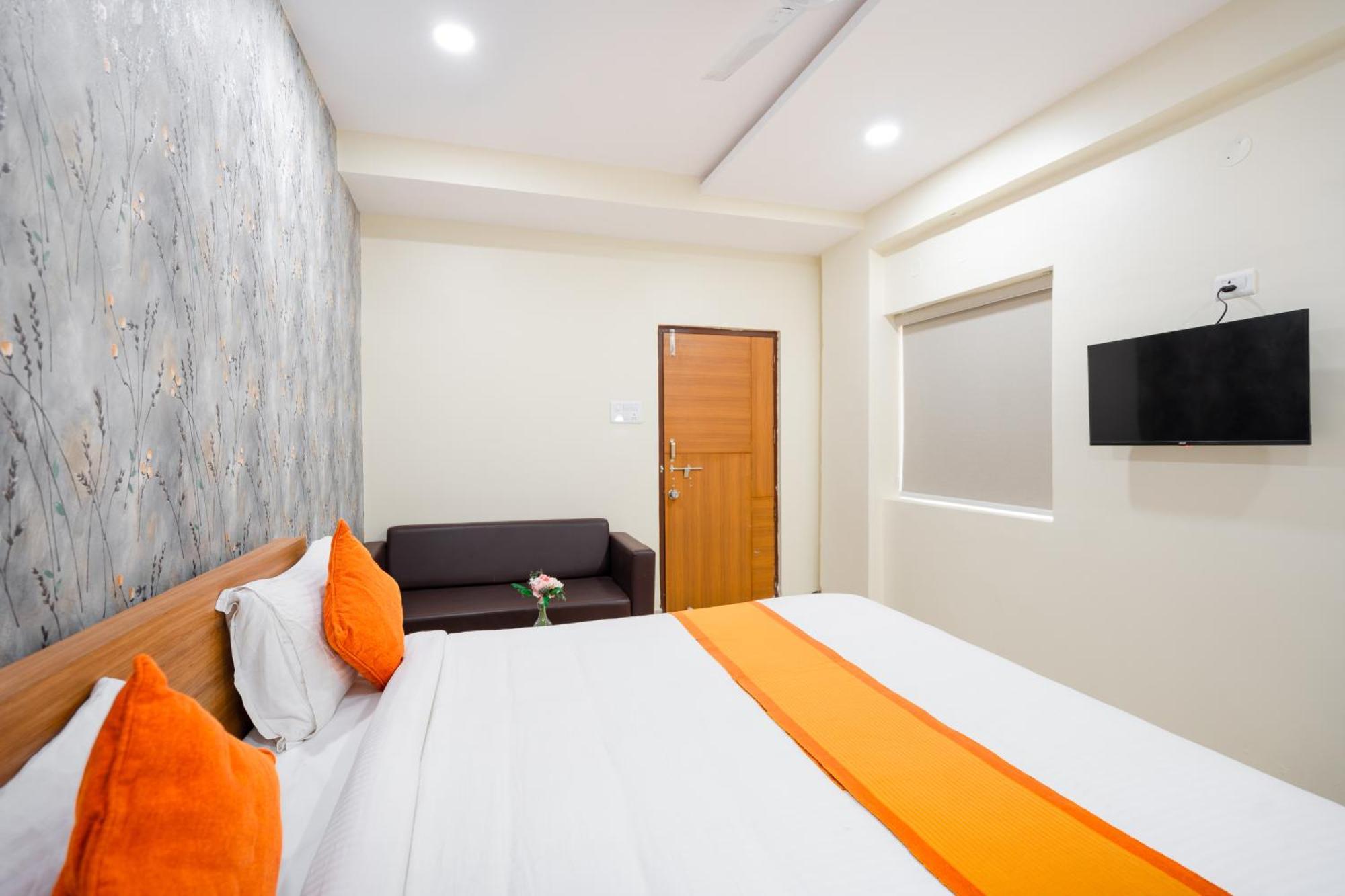 Iris At Nest Hotell Hyderabad Exteriör bild